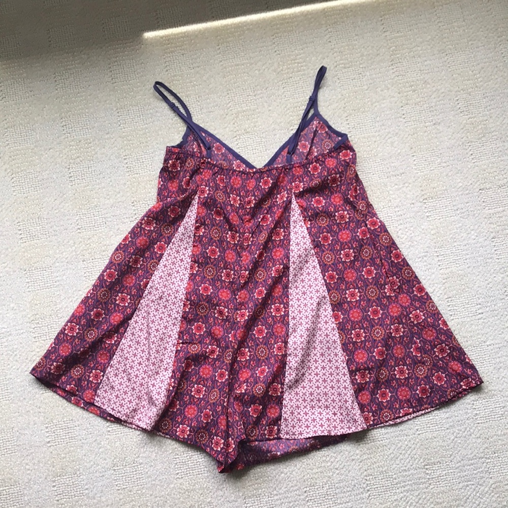 Patterned Romper - Picture 2 of 2